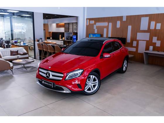 MERCEDES-BENZ GLA 200 1.6 CGI VISION 16V TURBO FLEX 4P AUTOMÁTICO